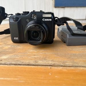 Canon powershot G12. Used